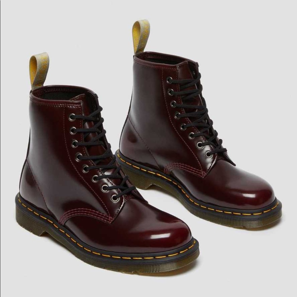 Dr. Martens, Cherry Red Rub Off, Size 6